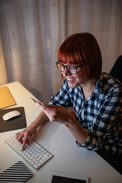 Gemak en comfort verpakt in een kleine kaart — Stockfoto