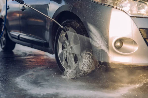 Lavado de coches al aire libre —  Fotos de Stock