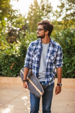 Sadece tahtamı şehir ve ben! 