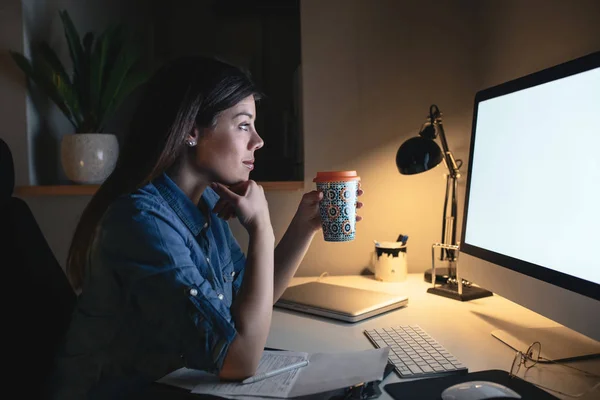 Working late to beat the deadline! — Stock Photo, Image