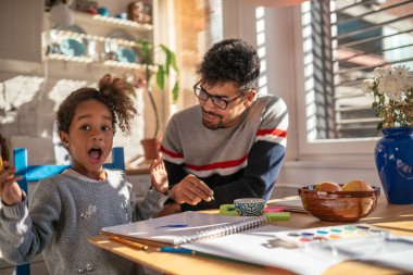 İç onların yaratıcılık unleashing! 