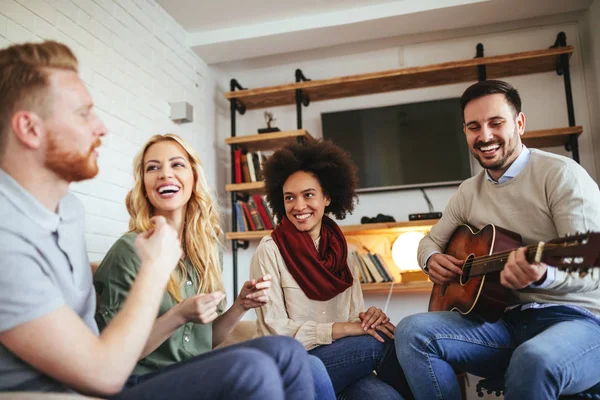 Sing and laugh — Stock Photo, Image