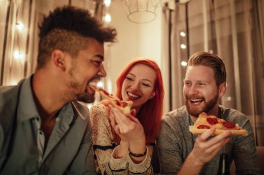 Pizza bir dilim ver