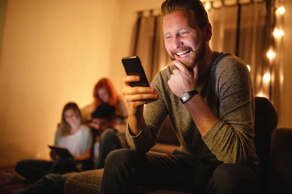 Surfen im Internet — Stockfoto