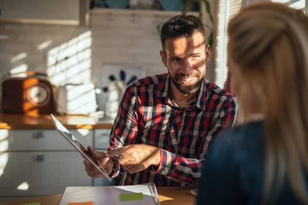 Unwinding on the weekend with some wireless entertainment — Stock Photo, Image