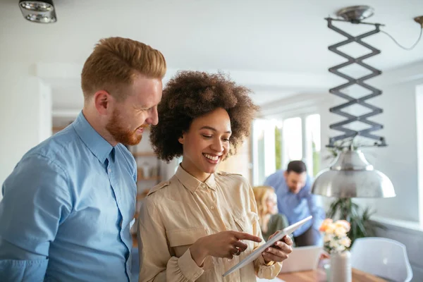 Working on a tablet — Stock Photo, Image