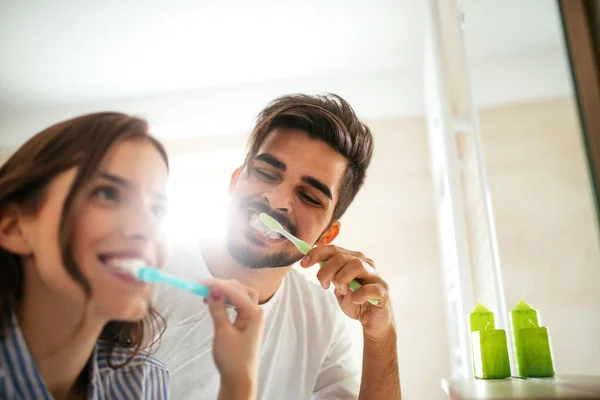 Cepillándome los dientes — Foto de Stock