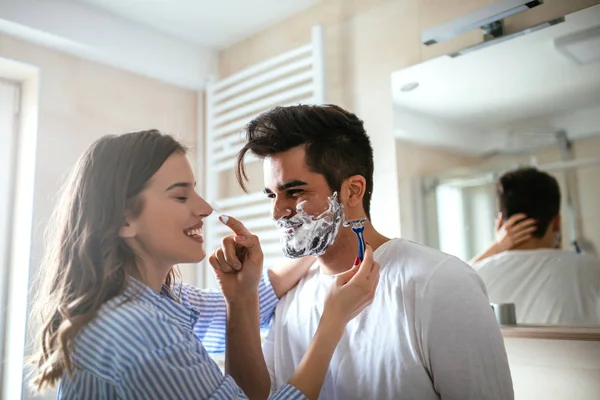 Die Damen lieben ein glattes Gesicht — Stockfoto