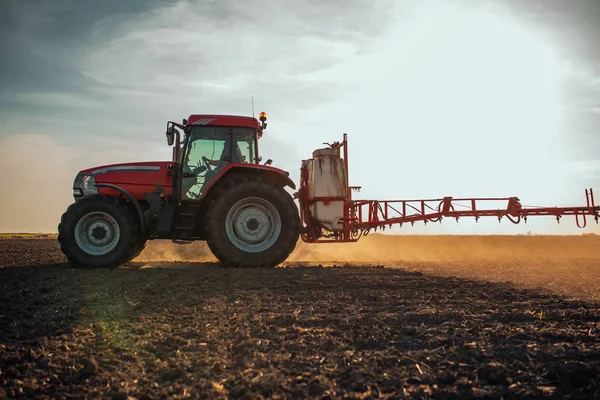 Grond voorbereiden voor het volgende seizoen — Stockfoto