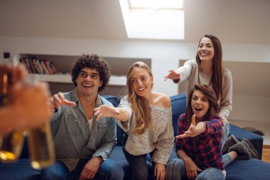 Parti nerede bir arkadaş!