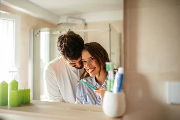 They love getting ready together — Stock Photo, Image