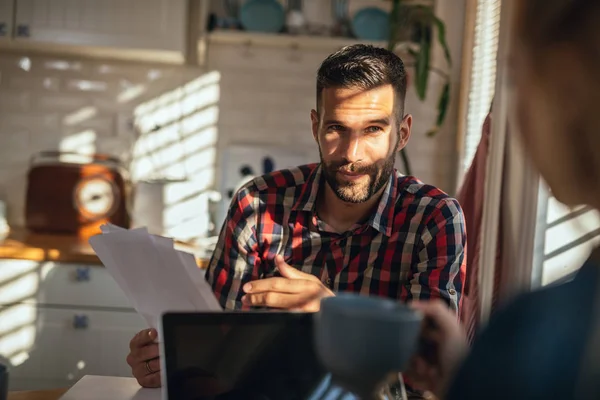 Vorrei sentire la tua opinione. — Foto Stock