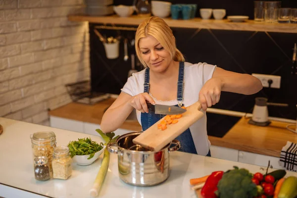 Cooking heathy at home — Stock Photo, Image