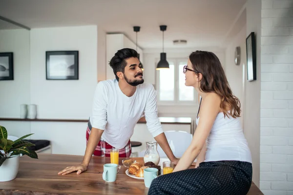 Morning breakfast and chat — Stock Photo, Image