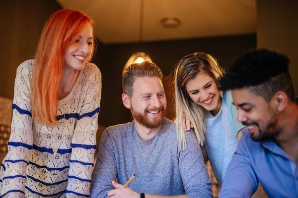 O trabalho em equipe está por trás de todo sucesso ! — Fotografia de Stock