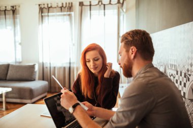 Yaratıcı düşünce dayandırarak 