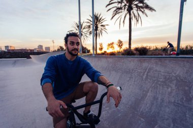 Ben motorumu hile göstereceğim