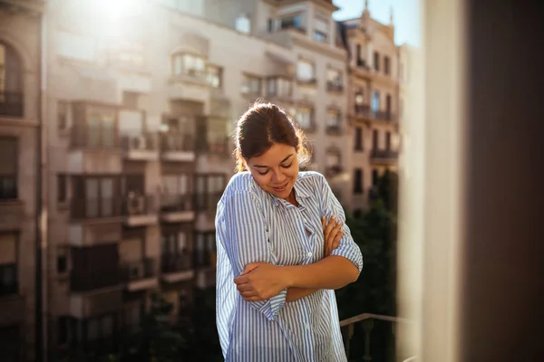 Njuter en morgonsol — Stockfoto