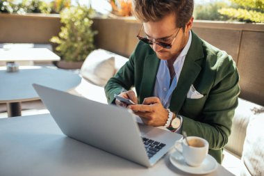 Online açık havada çalışan