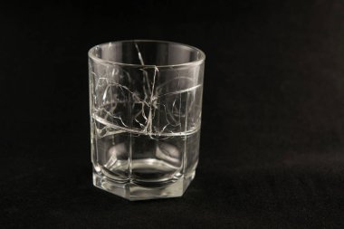 Alkollü içecekler için altıgen kırık cam..