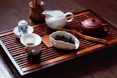 Çay seremonisi için Çin sofra takımı
