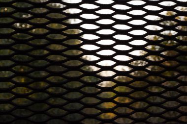 Paslı eski metal ağ yakın çekim. Bulanık arkaplan.