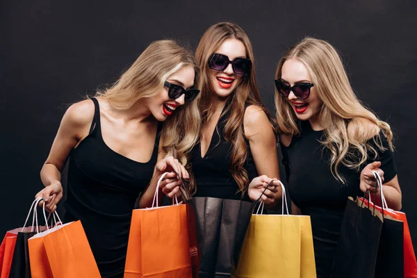 Stylish Girlfriends Sharing Their Successful Trendy Purchases — Stock Photo, Image