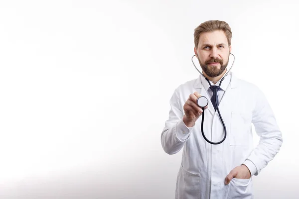 Smiling Bearded MD Posing With Stethoscope to Auscultate — ストック写真