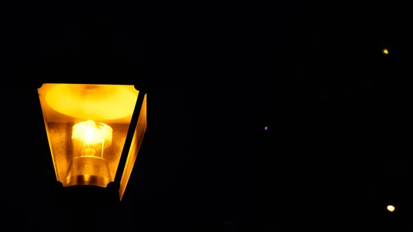 Utcai Lámpa Alacsony Fényű Színben — Stock Fotó