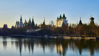 Izmaylovsk Kremlin Gölünün Gümüş Rengi