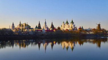 Izmaylovsk Kremlin Gölünün Gümüş Rengi