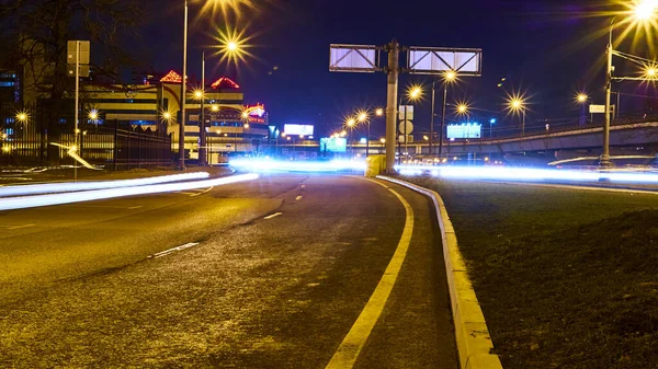 Lange Blootstelling Aan Snelweg Weinig Licht — Stockfoto