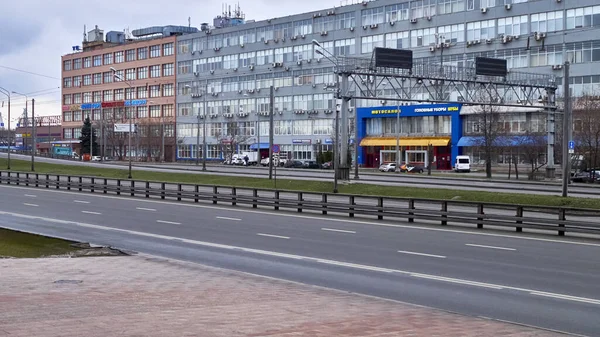 Empty Shchelkovskoe highway during the covid-19 quarantine in Moscow 02.04.2020 — 스톡 사진