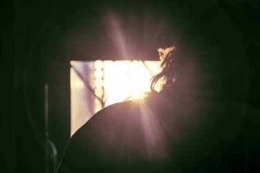 Çember renginde bir ışık parlaması