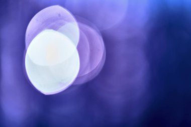 Işık parlaklığı odak mavisi renginde