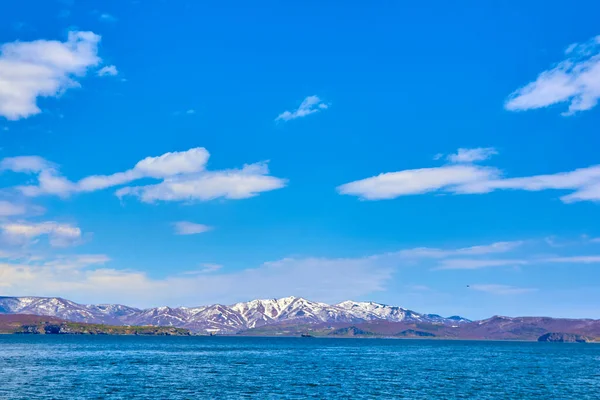 Βουνά Της Kamchatka Στην Ακτή Γενικό Σχέδιο Χρώμα — Φωτογραφία Αρχείου