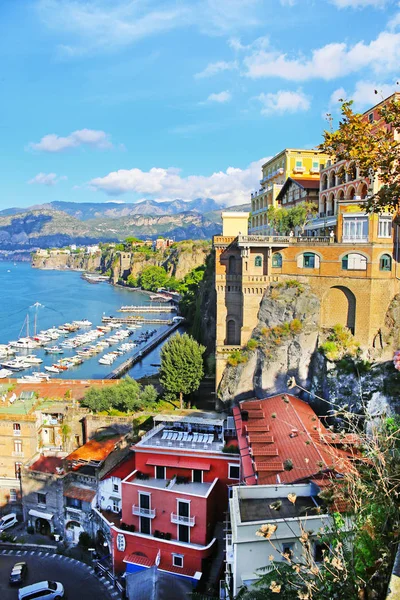 欢欣的索伦托和意大利那不勒斯湾的看法 — 图库照片