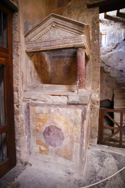 Hem Altaret För Dyrkan Romerska Gudarna Pompeji Selektivt Fokus Stockbild