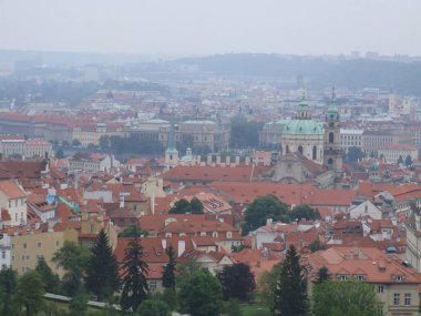 Prag 'ın dağdan görünüşü