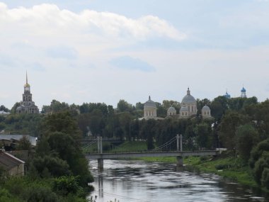 Torzhok: Yaz nehir manzarası
