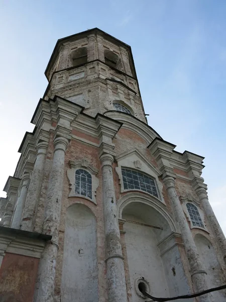 Καμπαναριό Του Καθεδρικού Ναού Trinity Στο Ostashkov — Φωτογραφία Αρχείου