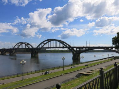 arch bridge over the Volga