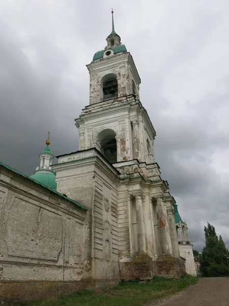 Πράσινοι Θόλοι Του Καθεδρικού Ναού Yakovlevsky Και Zachatievsky Trinity — Φωτογραφία Αρχείου