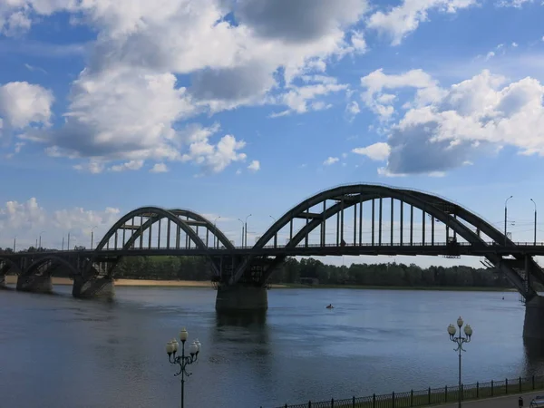 Puente Arco Sobre Volga — Foto de Stock