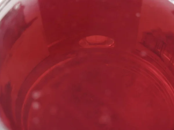 ガラスの中の赤い飲み物 コンポートジュース — ストック写真