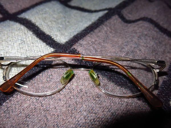 Brille Auf Kariertem Karo — Stockfoto