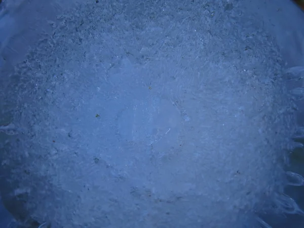 Kék Természetes Jég Buborékokkal — Stock Fotó