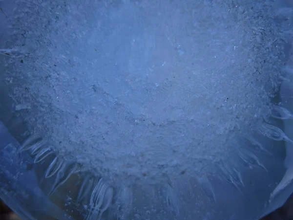 Голубой Природный Лед Пузырьками — стоковое фото