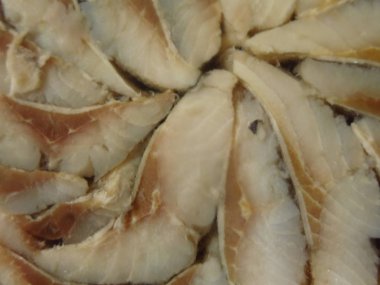 Ringa balıkları yuvarlak bir kavanozda.