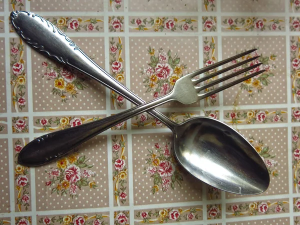 Kaşık Çatal Yemekten Önce Masada — Stok fotoğraf